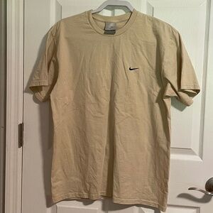 Men's / Unisex Nike Logo Tan Size Medium Short Sleeve T-Shirt 100% Cotton